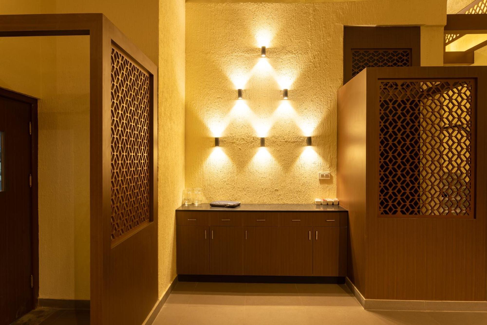 Hotel Crystal Pashupati Катманду Экстерьер фото