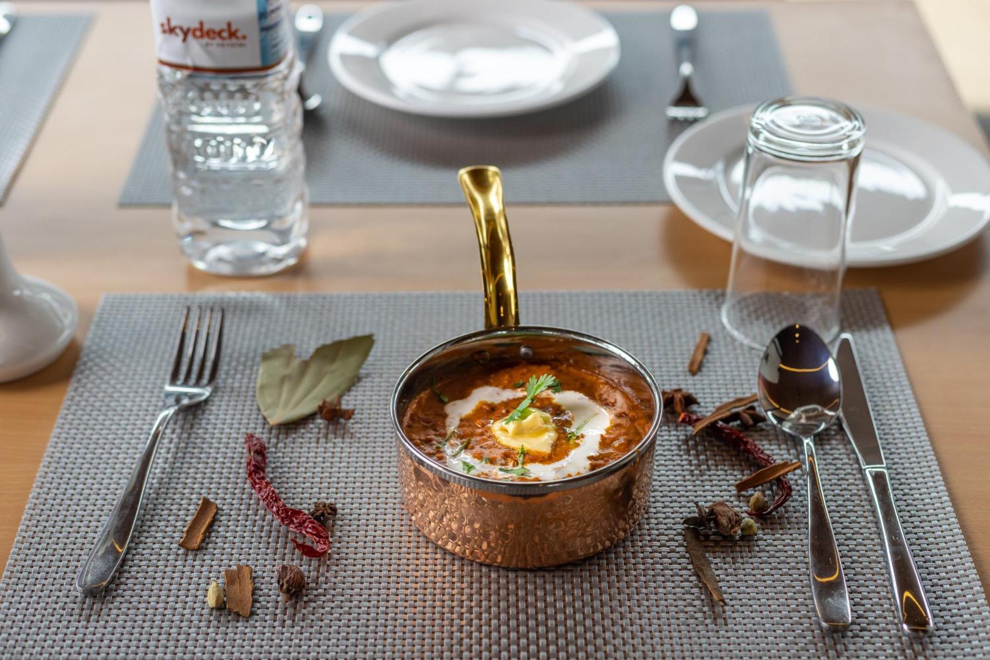 Hotel Crystal Pashupati Катманду Экстерьер фото