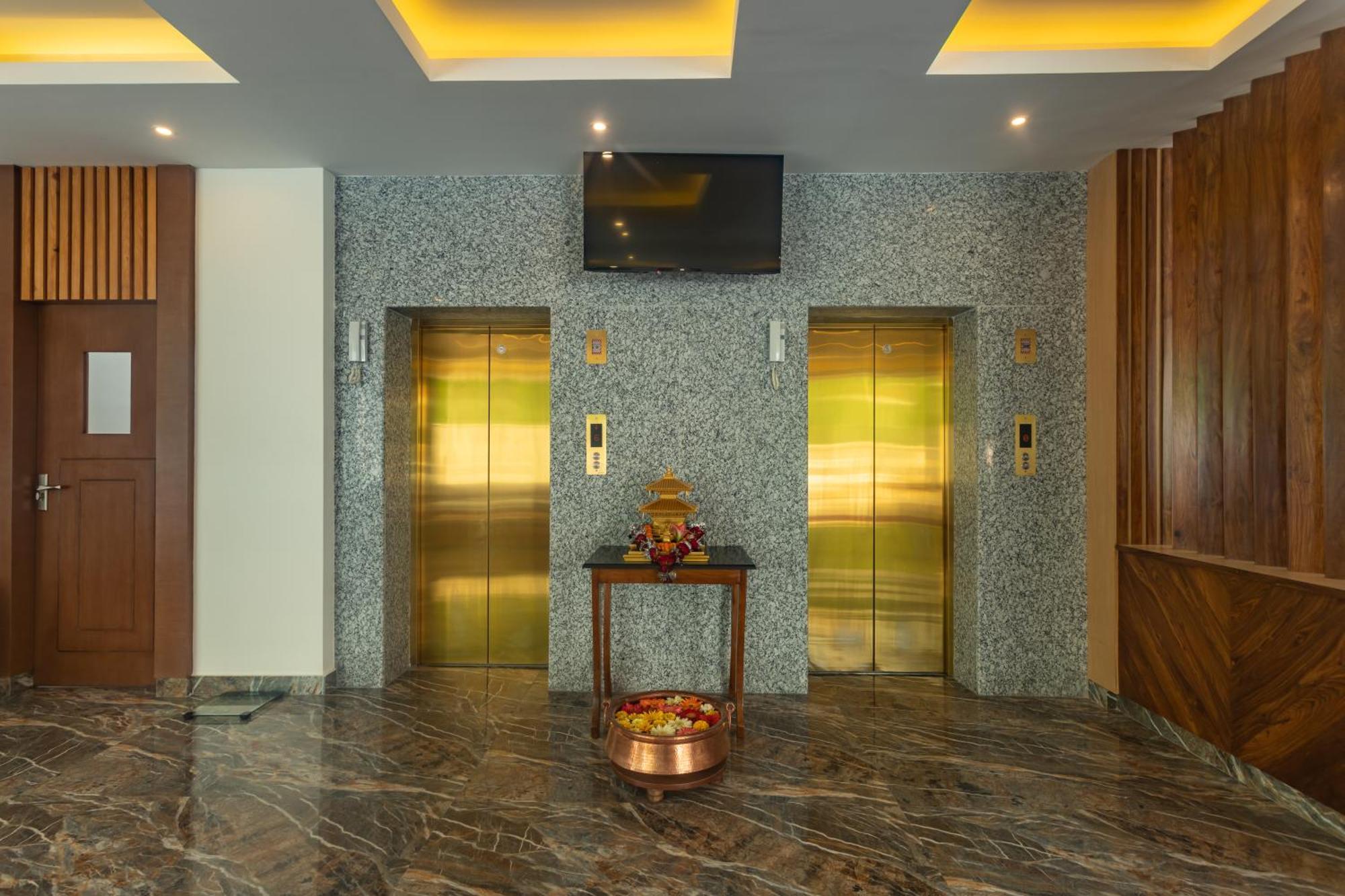 Hotel Crystal Pashupati Катманду Экстерьер фото
