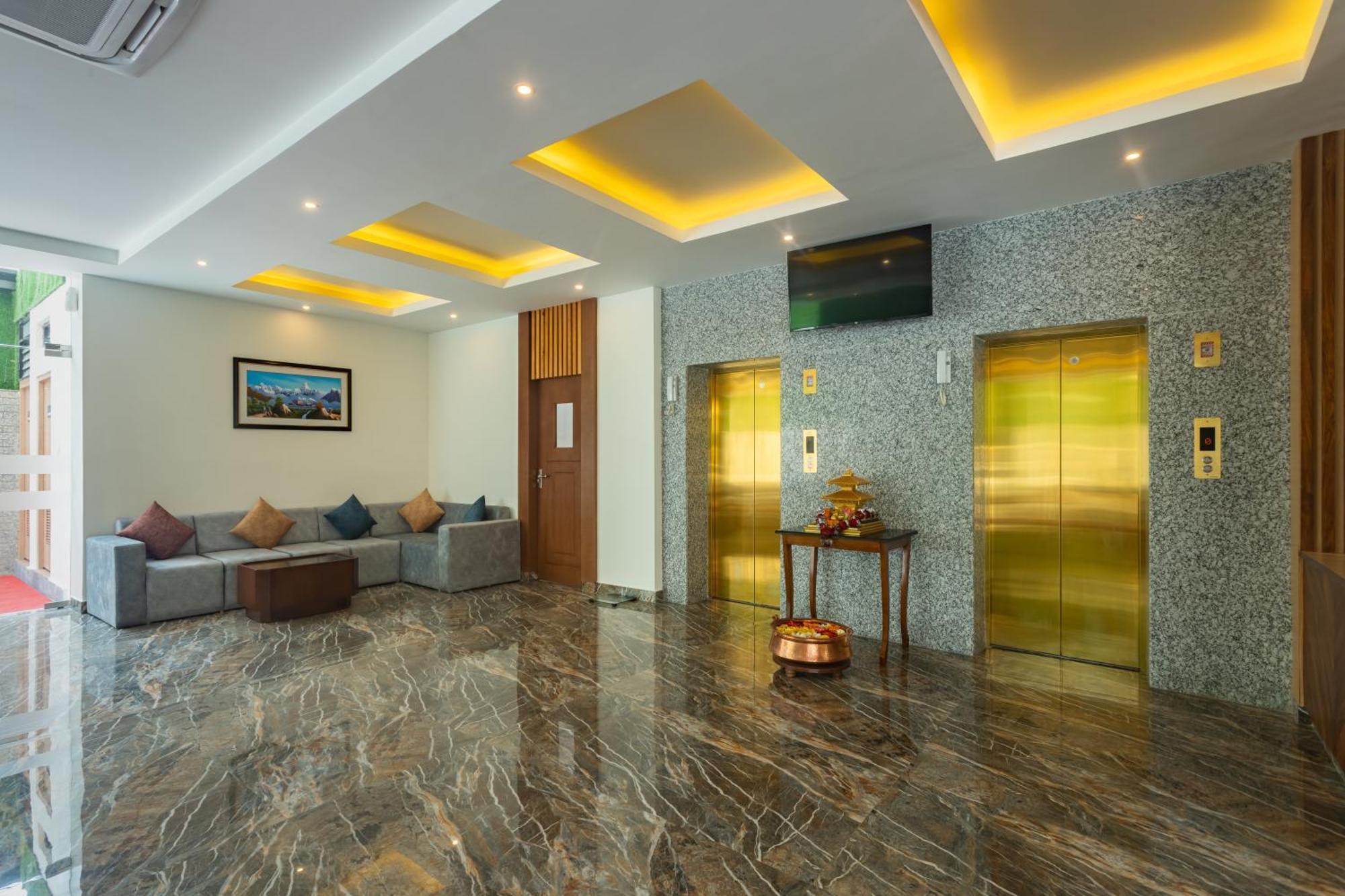 Hotel Crystal Pashupati Катманду Экстерьер фото