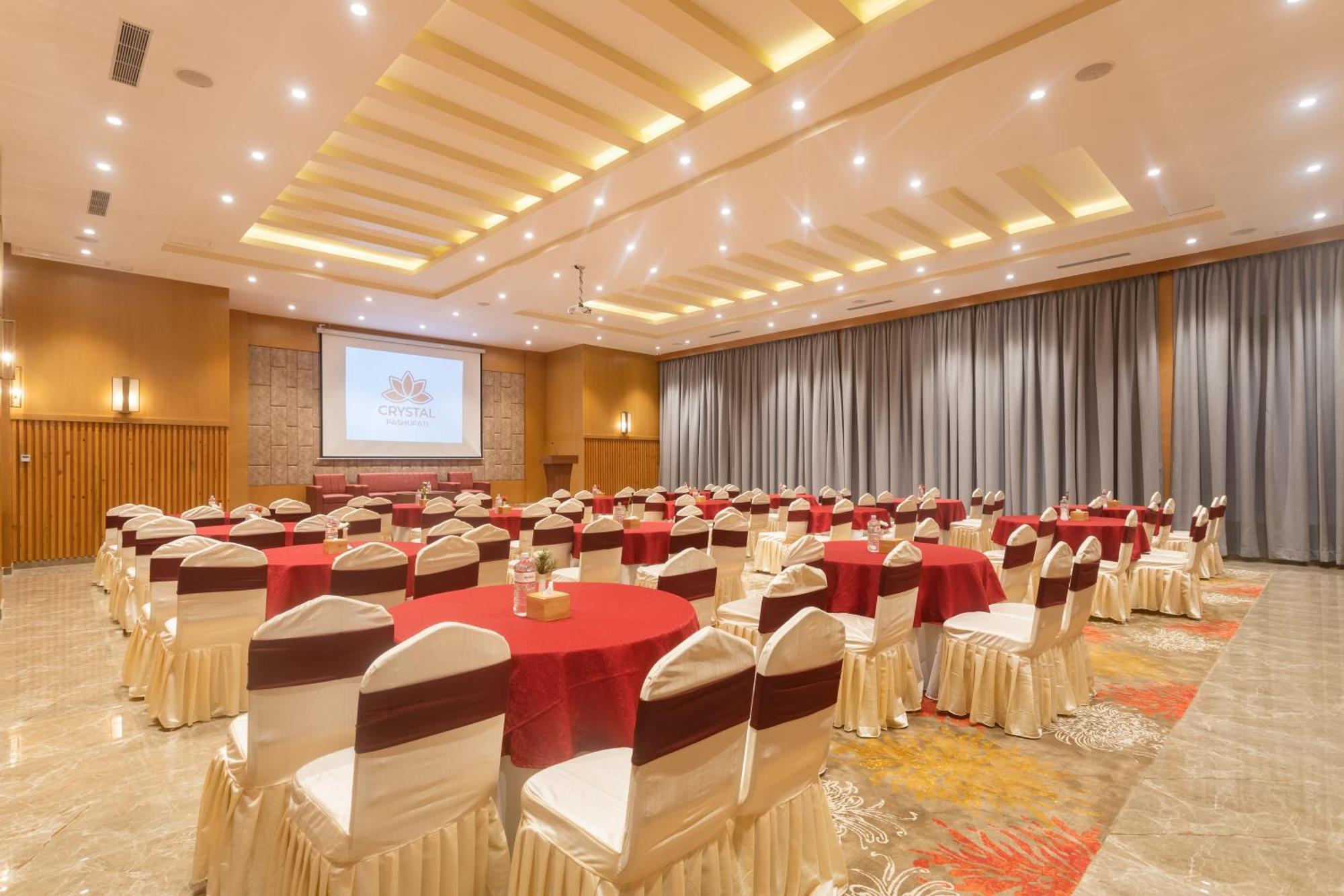 Hotel Crystal Pashupati Катманду Экстерьер фото