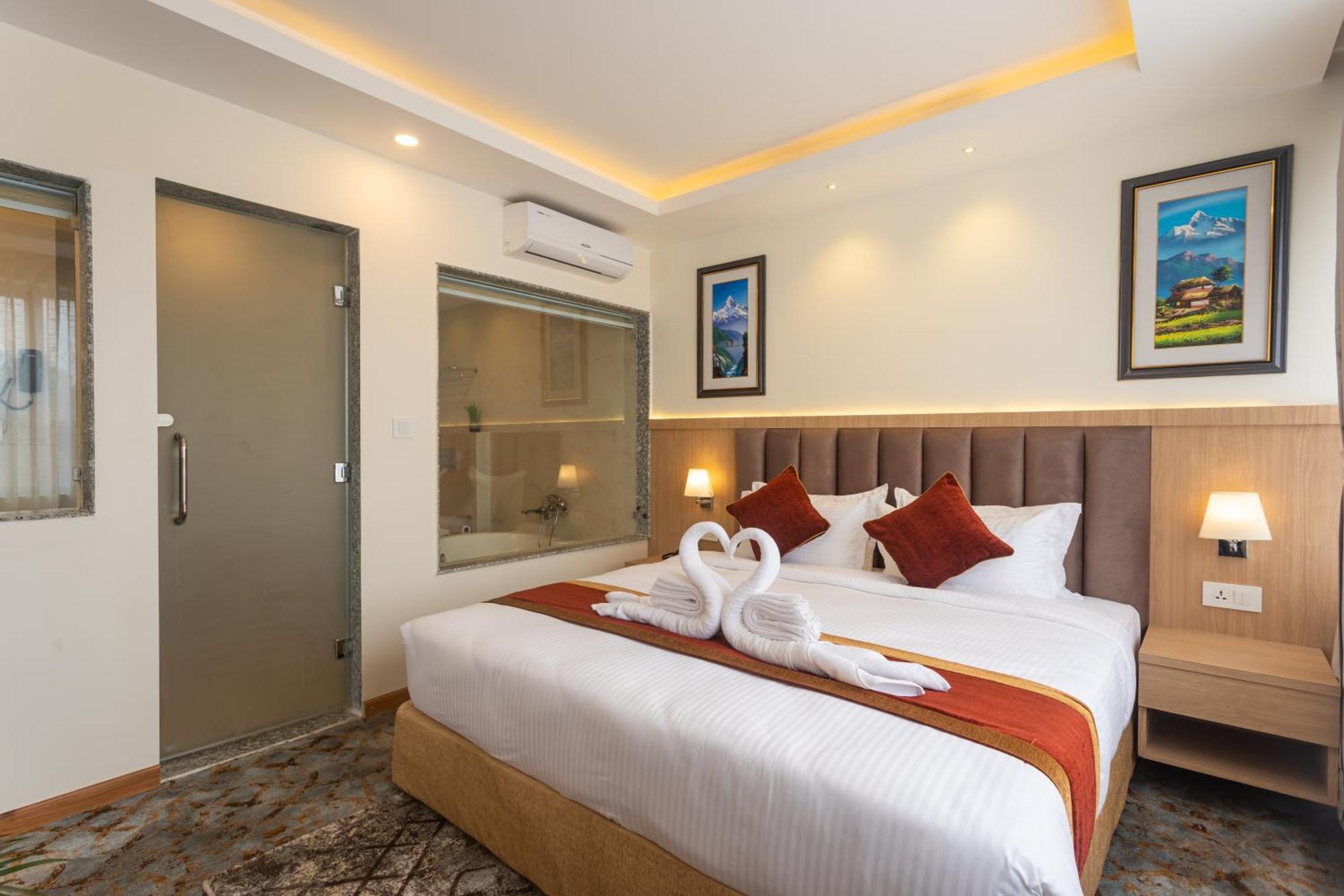Hotel Crystal Pashupati Катманду Экстерьер фото