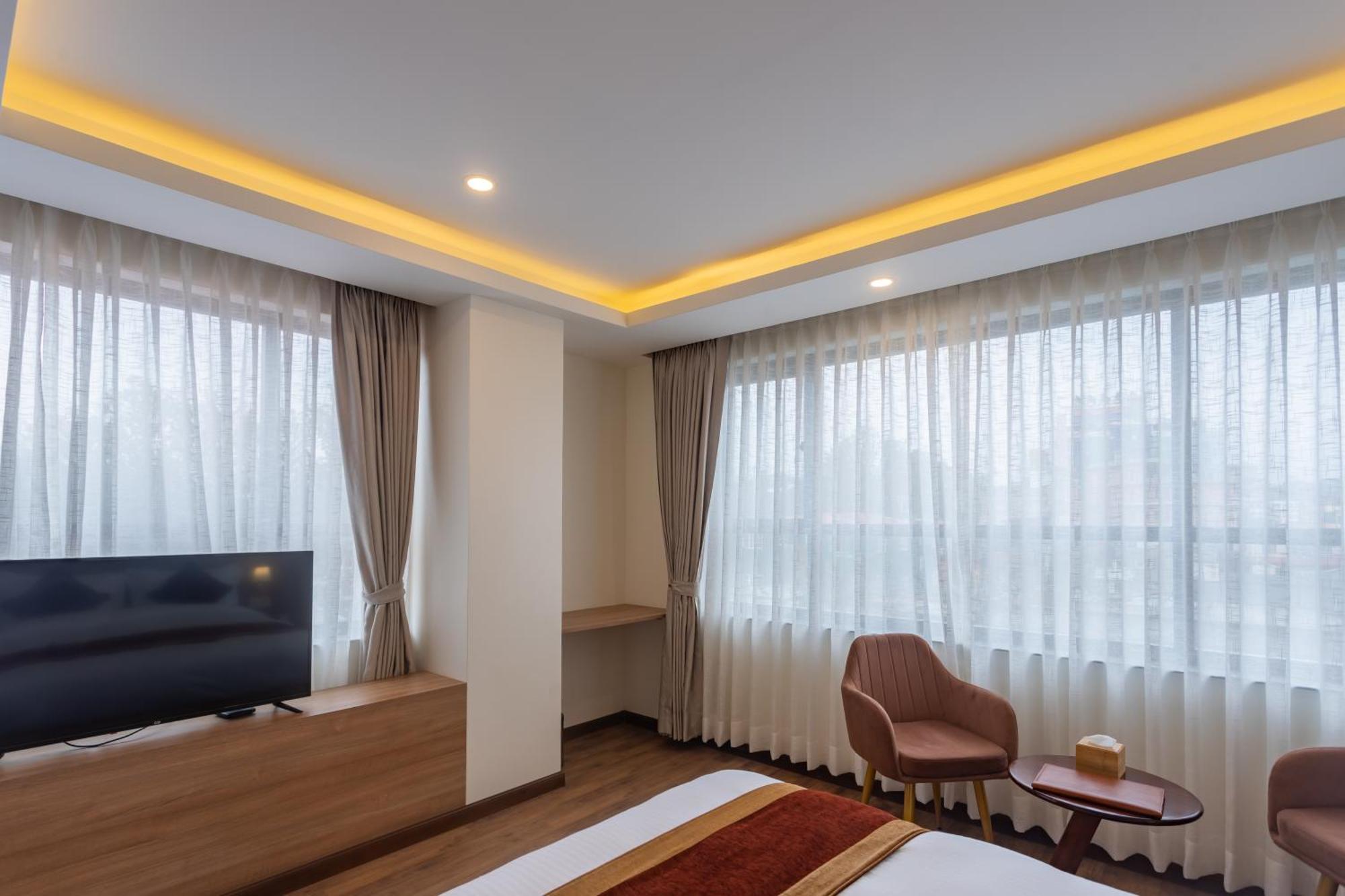 Hotel Crystal Pashupati Катманду Экстерьер фото