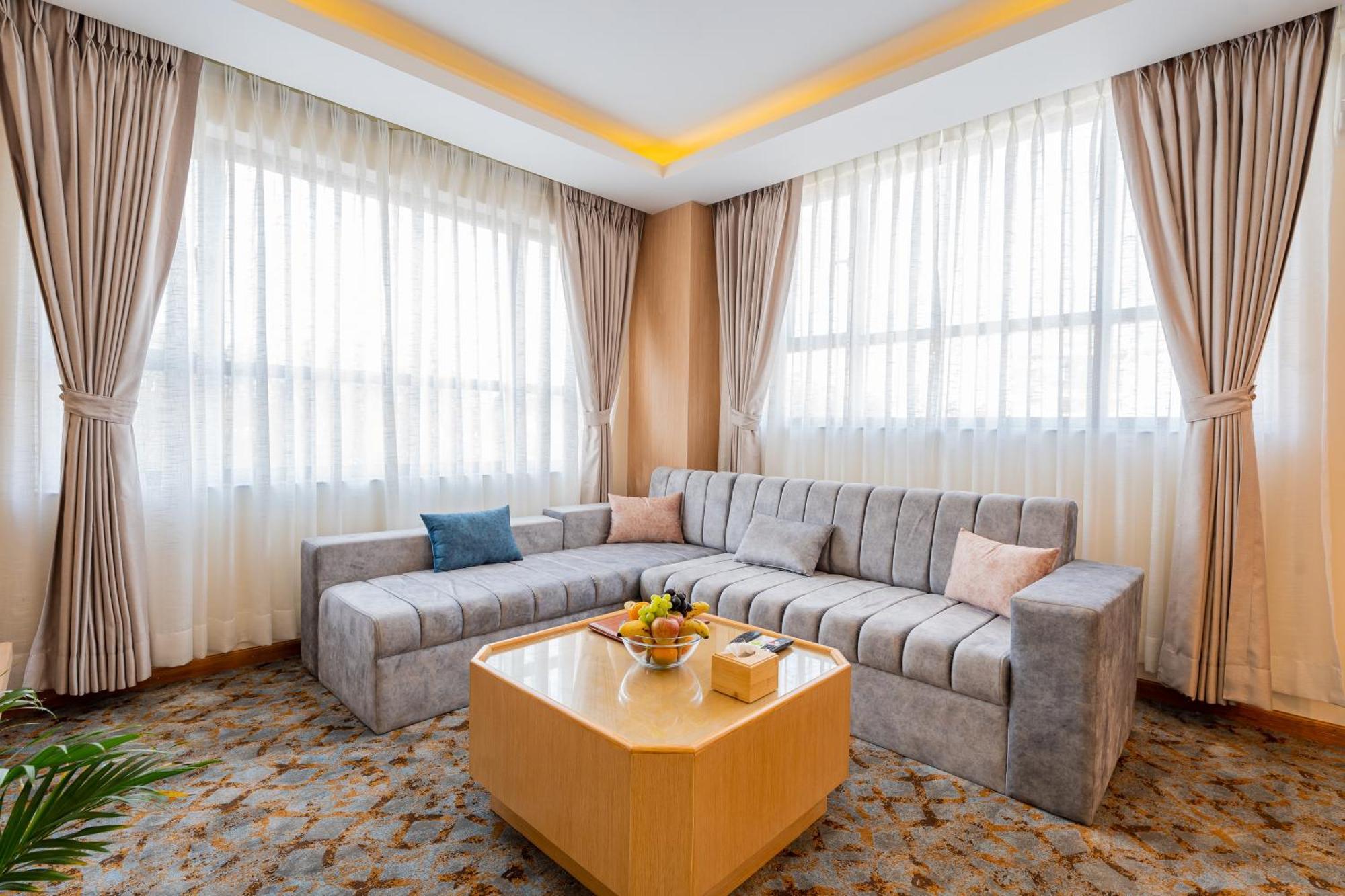 Hotel Crystal Pashupati Катманду Экстерьер фото